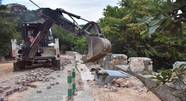 Şeyh Edebali Türbesine giden yol araç trafiğine kapatılıyor