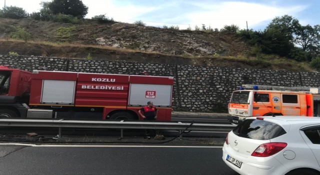 Seyir halindeki otomobilde yangın çıktı