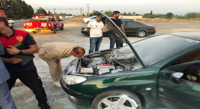 Seyir halindeki otomobilde yangın çıktı