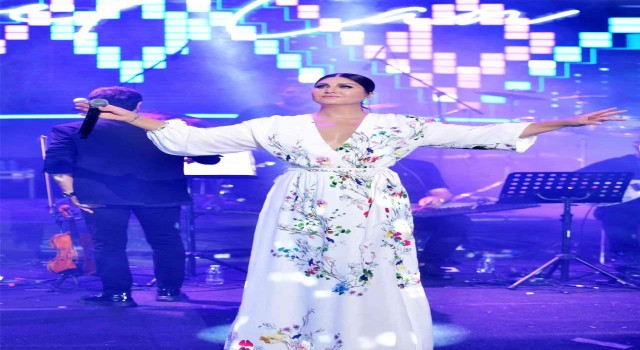 Sibel Can Bodrumu coşturdu