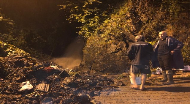 Şiddetli yağış Giresunda sel ve heyelana neden oldu