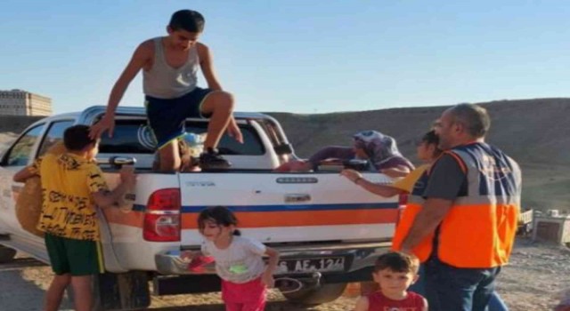 Siirtte su seviyesi yükseldi, yedi kişilik aile mahsur kaldı