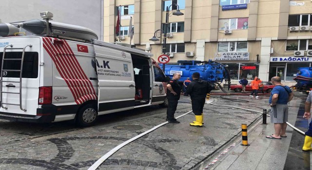 Silivride dükkanları su bastı