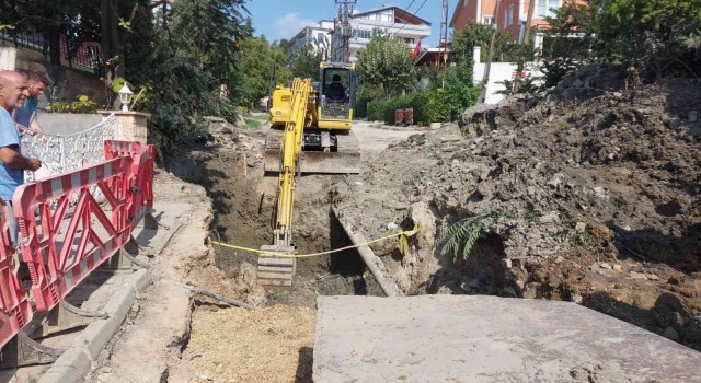 Silivride göçük: Toprak altında kalan işçi kurtarıldı