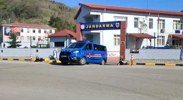 Sinopta dolandırıcılık suçundan aranan şahıs yakalandı