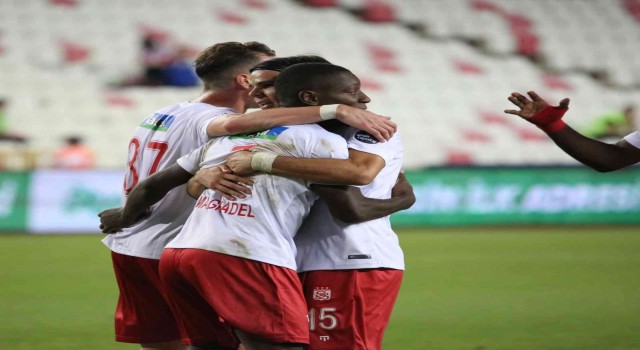 Sivassporda Max Gradel 2. golünü attı