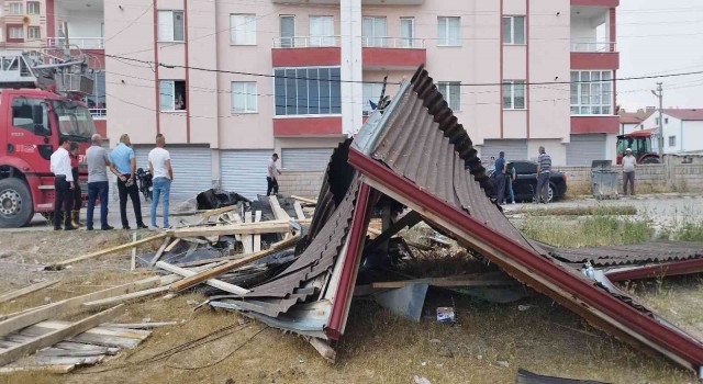 Sivasta şiddetli rüzgar hayatı olumsuz etkiledi