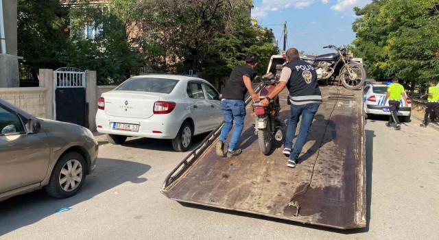 Sorgulaması yapılan 785 motosikletten 39u trafikten men edildi