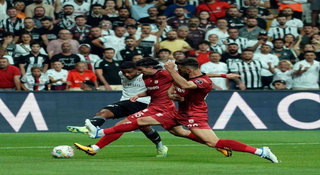 Spor Toto Süper Lig: Beşiktaş: 3 - Sivasspor: 0 (İlk yarı)