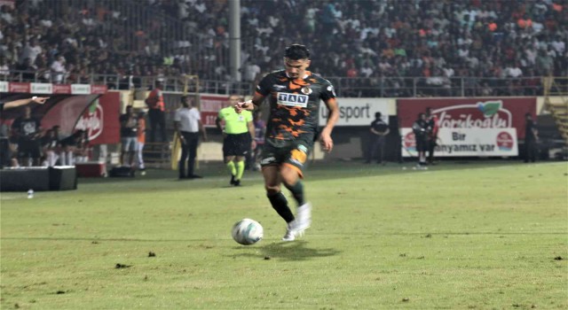 Spor Toto Süper Lig: Corendon Alanyaspor: 0 - Beşiktaş: 3 (Maç devam ediyor)
