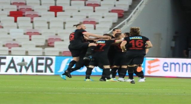 Spor Toto Süper Lig: D.G. Sivasspor: 0 - Gaziantep FK: 1 (İlk yarı)