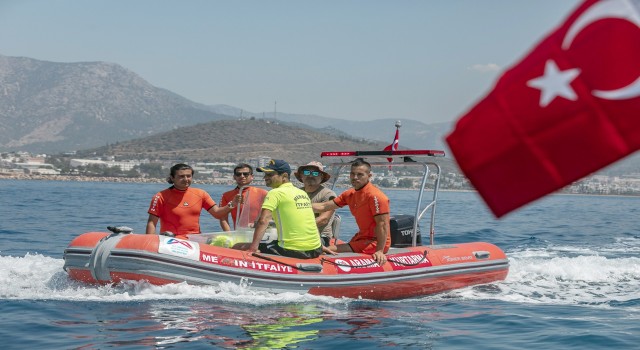 Su altı ve su üstü kurtarma ekipleri, başarılı çalışmalara imza atıyor