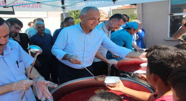 Suluova Belediyesinden 4 bin kişilik aşure ikramı