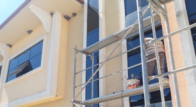 Tadilat yapılan binada kuş yuvalarına dokunulmadı