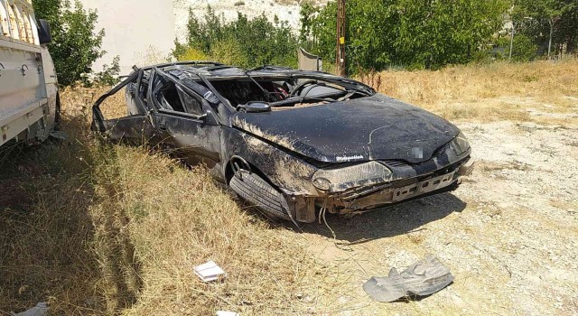 Takla atan araç hurdaya döndü; 1 ölü, 2 yaralı
