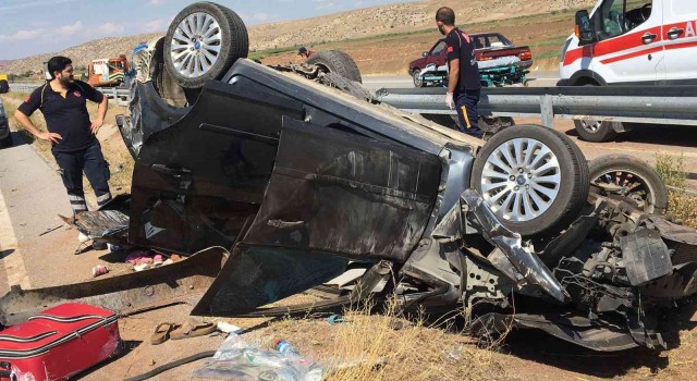 Takla atan otomobil hurdaya döndü: Aynı aileden 7 kişi yaralandı