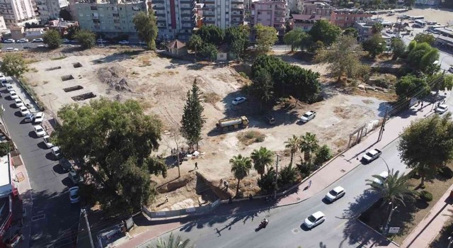 Tarsus kent meydanına kavuşuyor