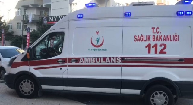 Tartıştığı eşini bıçakla yaraladı