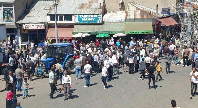 Taşlıçayda çarşı ortasında kavga