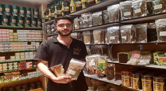 Tatilciler hava değişiminden dolayı aktarların yolunu tuttu