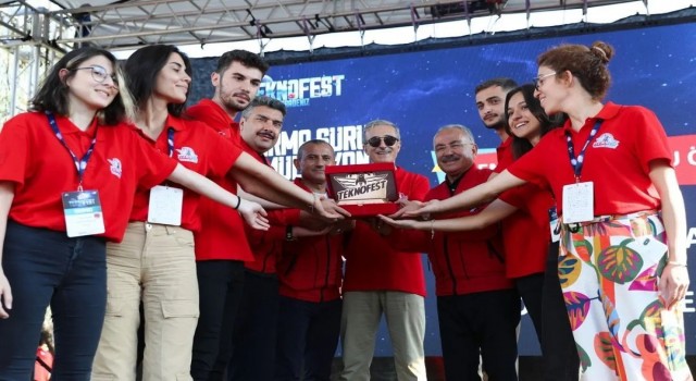 TEKNOFEST “En İyi Takım Ruhu ödülünün sahibi oldular
