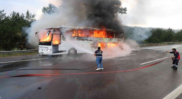 TEMde alev alev yanan otobüsün yolcuları firmaya isyan etti