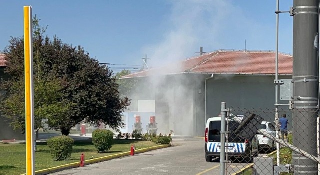 Tramvay hatlarına elektrik sağlayan trafoda yangın çıktı