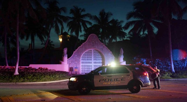 Trumpın Floridadaki evinde FBI araması
