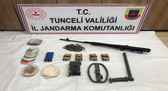 Tuncelide patlayıcı, mühimmat ve yaşam malzemeleri ele geçirildi