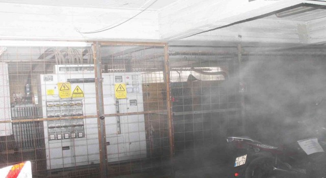 Turgutlu Belediyesinin bodrum katında çıkan yangın paniğe neden oldu