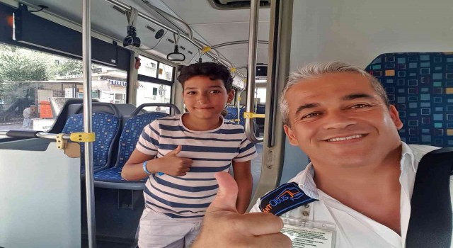 Turist aile çocuklarını otobüste unuttu, korku ve gözyaşları şoförle çekilen selfie ile son buldu