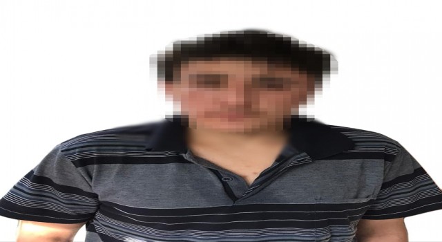 Türk bayrağının üzerine basarak video çeken kişi Bağcılarda yakalandı