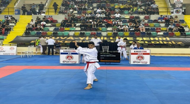 Türkiye Karate Milli Takım seçmeleri Balıkesirde başladı