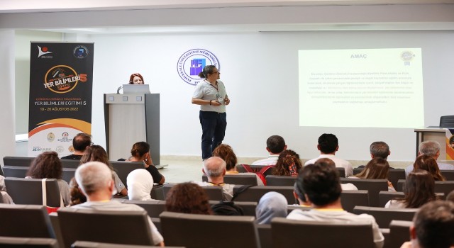 Türkiyenin farklı illerinden gelen öğretmenler daha verimli eğitim için buluştu
