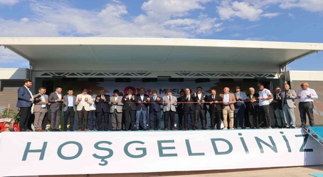 Türkiyenin ilk ve tek cağ kebap fabrikası Oltuda hizmete açıldı