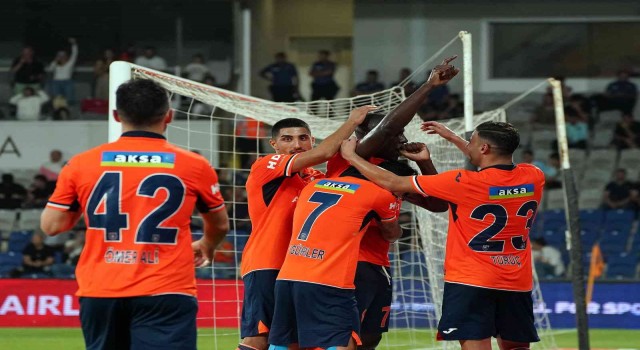 UEFA Avrupa Konferans Ligi: Medipol Başakşehir: 1 - Breidablik: 0 (İlk yarı)