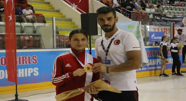 Uşaklı boksör Sıla Özkan Avrupa Şampiyonu oldu