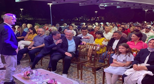 Üsküdar Valide Sultan Gemisinde Melihat Gülses rüzgarı esti