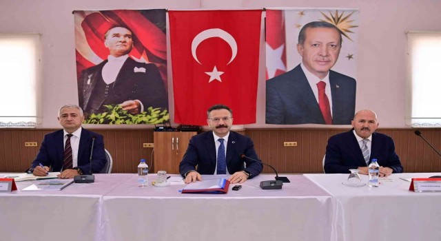 Vali Aksoy, Kuyucaklı muhtarlar ile bir araya geldi