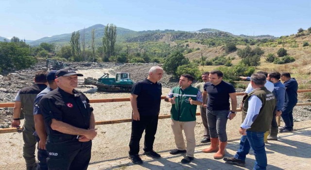 Vali Avni Çakır, selde zarar gören köprüleri inceledi