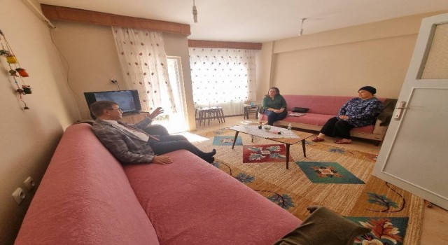 Vali Gürel ailelerle görüşmeye devam ediyor