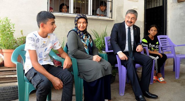Vali Yılmaz ev ziyaretlerini sürdürüyor