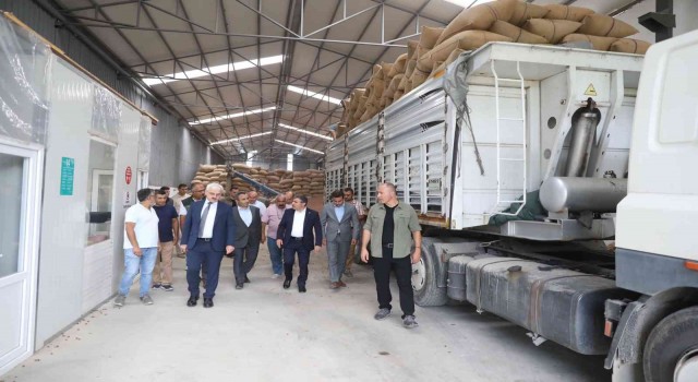 Valiler Atay ve Kılıç, fındık alım merkezini inceledi