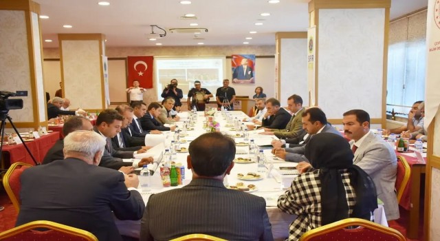 Van Gölünde kirliliğin önlenmesi ve sorunların çözümü masaya yatırıldı