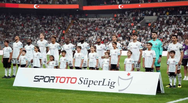 Vodafone Parkta tribünler full çekti