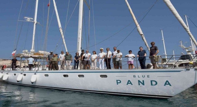 WWFnin Blue Panda Yelkenlisi Kuşadası ziyaretini sürdürüyor