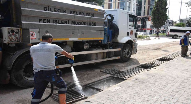 Yağış sonrasında tüm imkanlarıyla seferber oldu