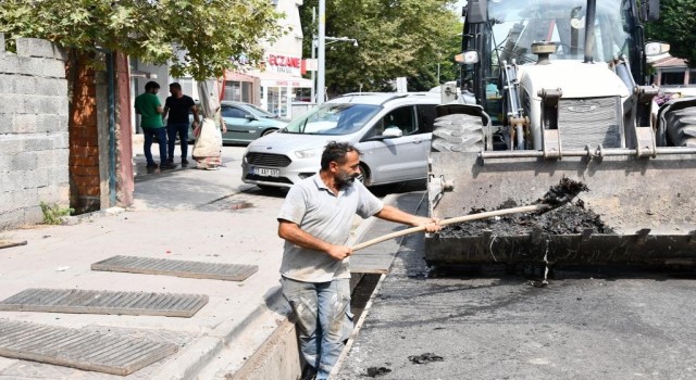 Yalova Altınovada yağışlar öncesinde yağmur suyu kanalları temizlendi