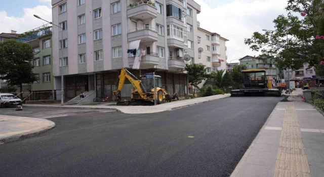 Yalova Belediyesi 10 günde 4 bin 500 ton asfalt döktü
