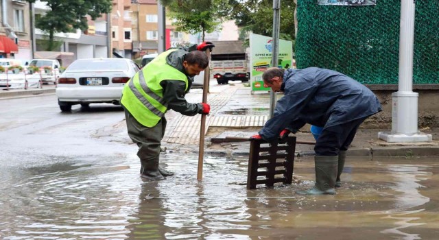 Yalova Belediyesi ekiplerinden anında müdahale